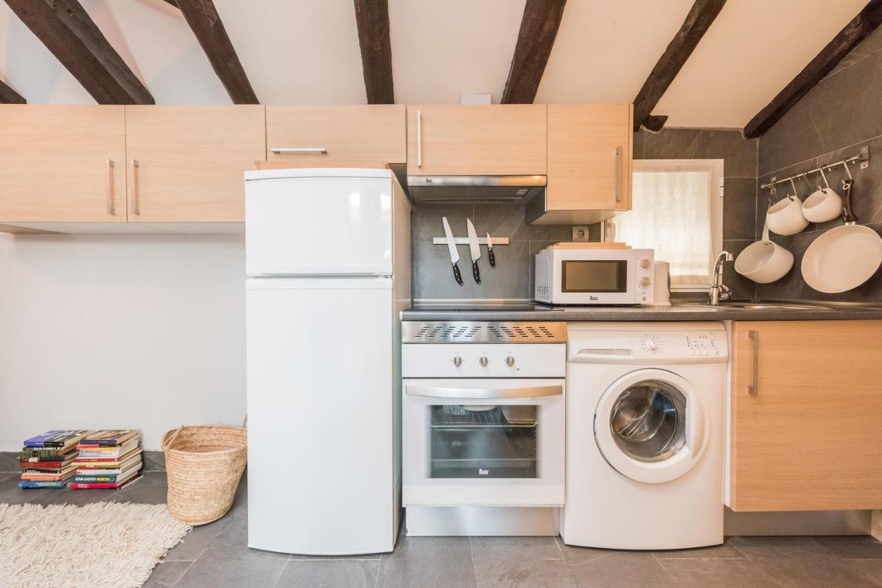 Apartament Bohemian 2bedroom Attic In Lavapies Madrid